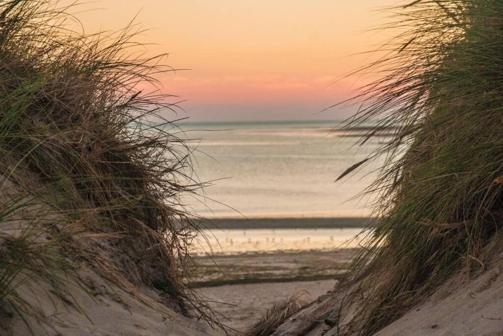 Вилла Gite Au Pied Des Dunes, 200M De La Plage Montmartin-sur-Mer Экстерьер фото